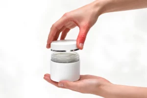 Thumb pain while opening a jar